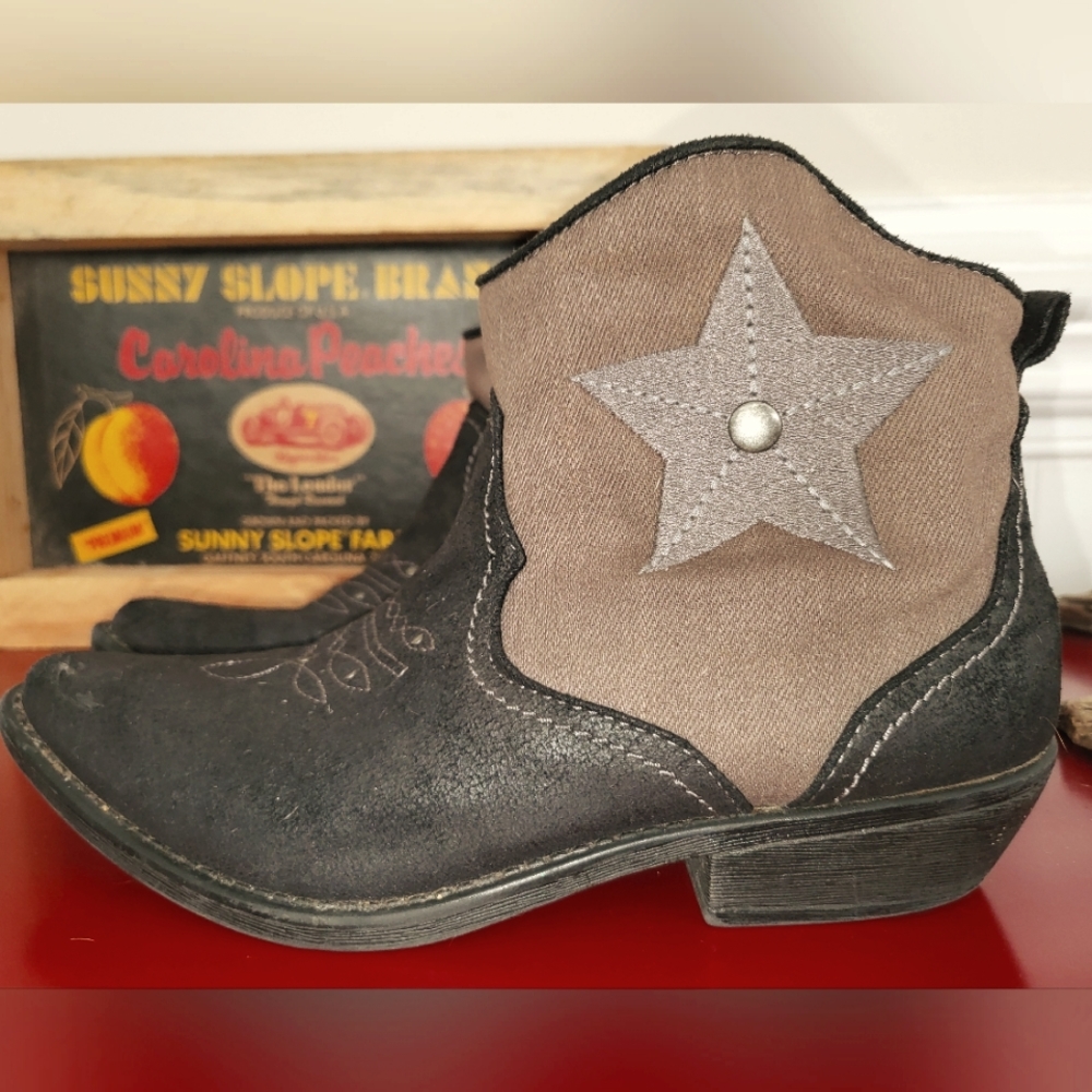 Ankle Boots w/Stars